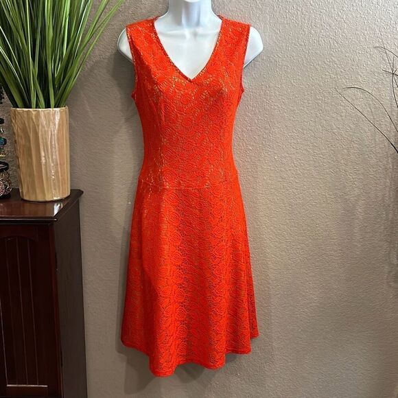 Evan Picone Dresses & Skirts - #450 black label Evan Picone, immediately orange/nude Lacey fit and flare size 4